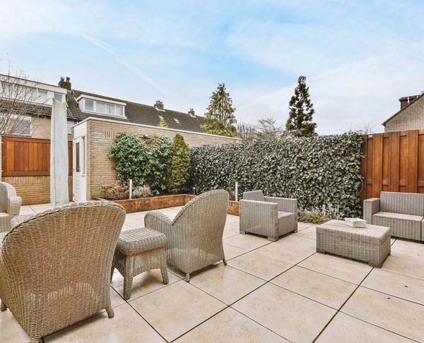 Outdoor-Tiles-services